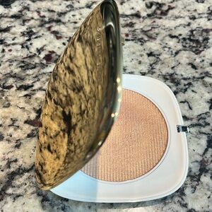 Marc Jacobs Omega Glaze Foil Luminizer in 79 Glitzy Limited Edition Discontinued